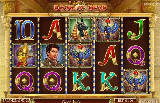 ¿Cómo jugar en la tragamonedas Book of dead?